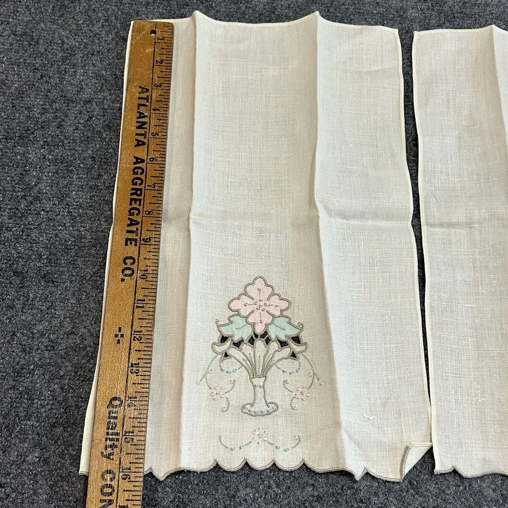 2 Vintage Madeira Embroidered Cutwork Napkins‎